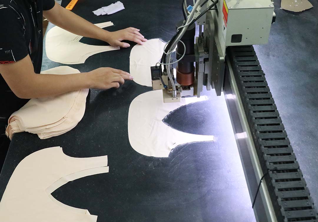El papel del adhesivo en gel en la producción de lencería sin costuras